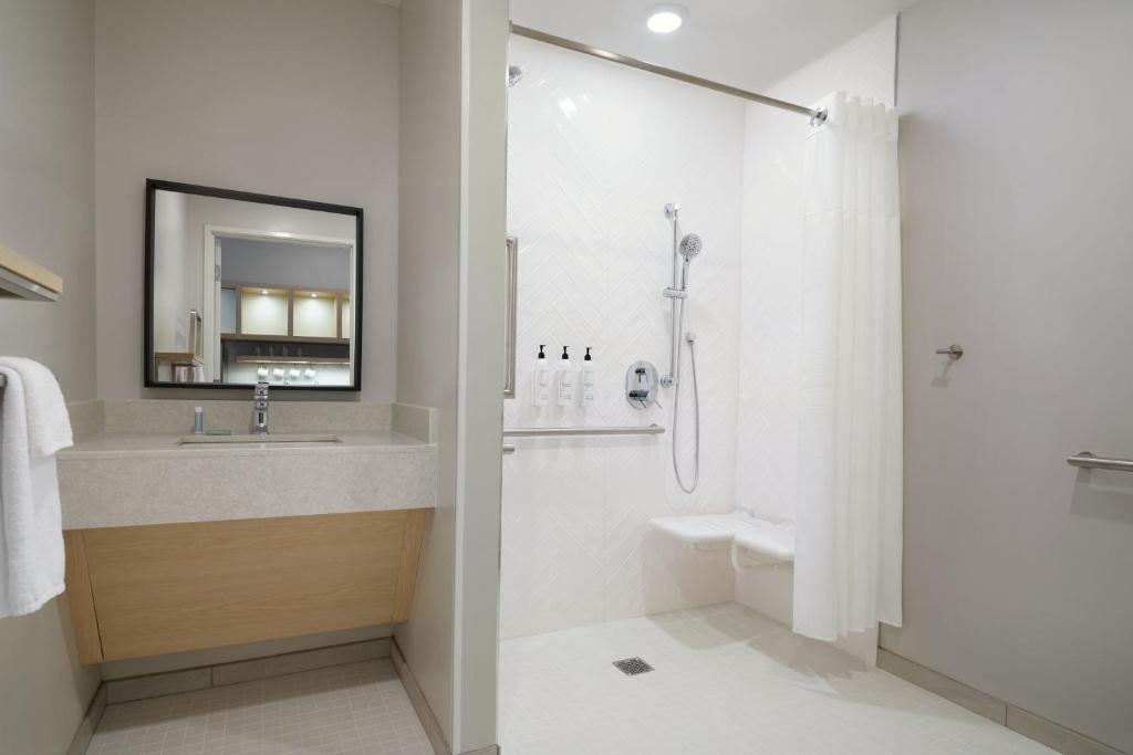 TownePlace Suites by Marriott Tempe photo 3