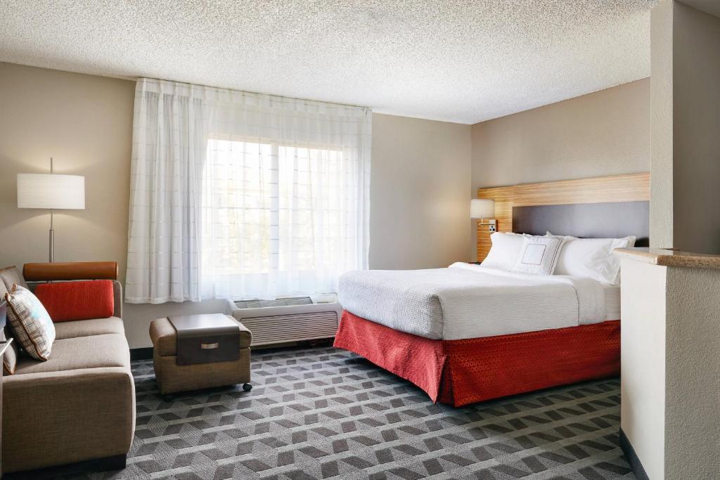 TownePlace Suites Tempe at Arizona Mills Mall photo 2