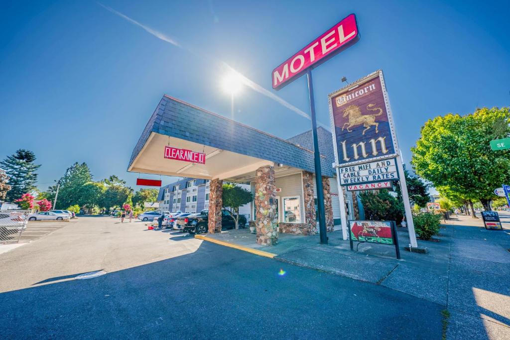 Unicorn Inn by OYO Portland photo 2