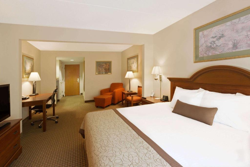 Wingate by Wyndham Charlotte Airport photo 3