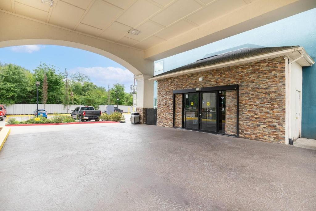 Wingate by Wyndham Humble/Houston Intercontinental Airport photo 3
