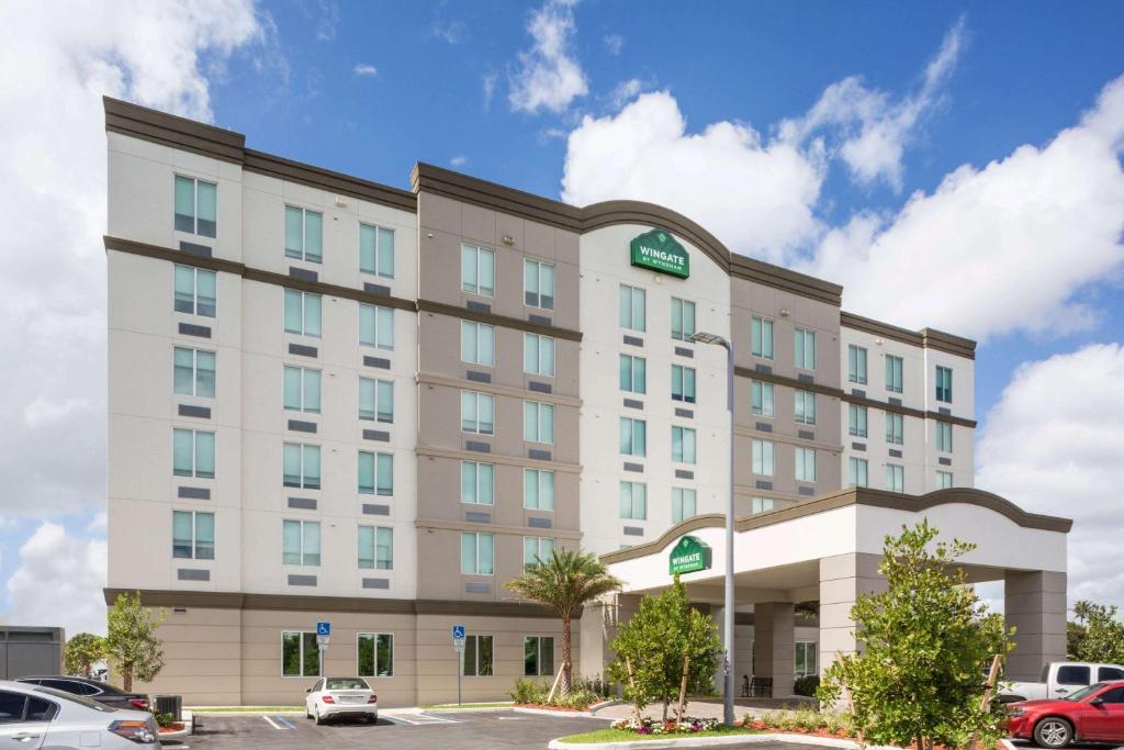 Wingate by Wyndham Miami Airport, photo 1