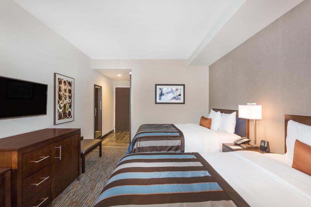 Wingate by Wyndham Miami Airport photo 2