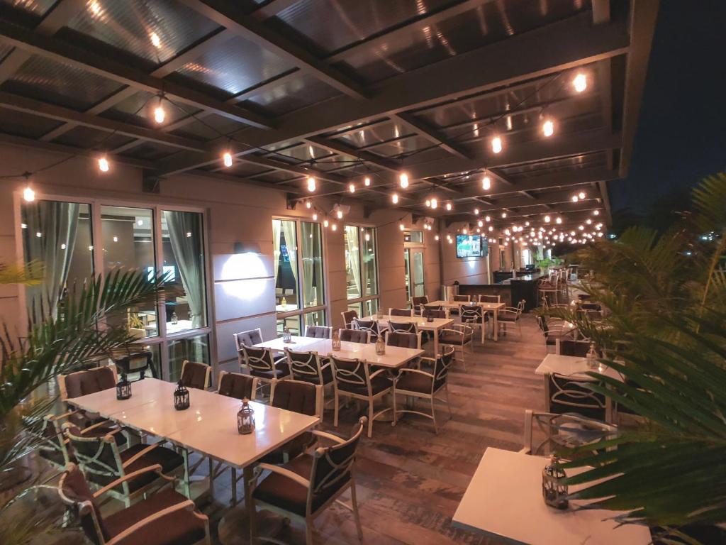 Wingate by Wyndham Miami Airport photo 4