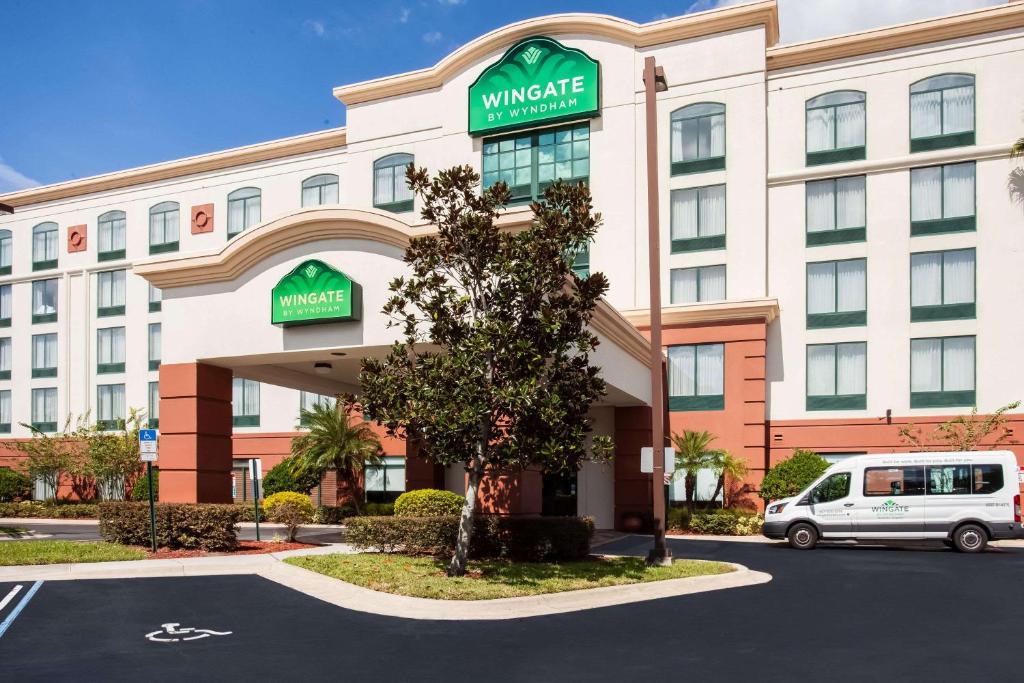 Wingate By Wyndham - Orlando International Airport- Free Hot Breakfast, photo 1