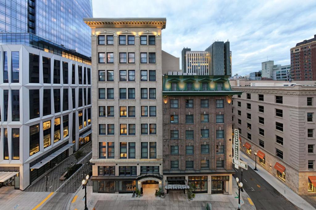 Woodlark Hotel Portland, a Tribute Portfolio Hotel, photo 1