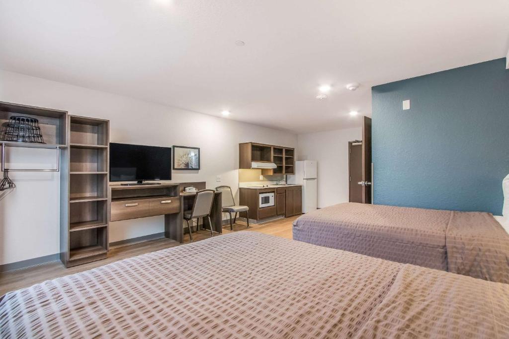 WoodSpring Suites Doral Miami Airport photo 2