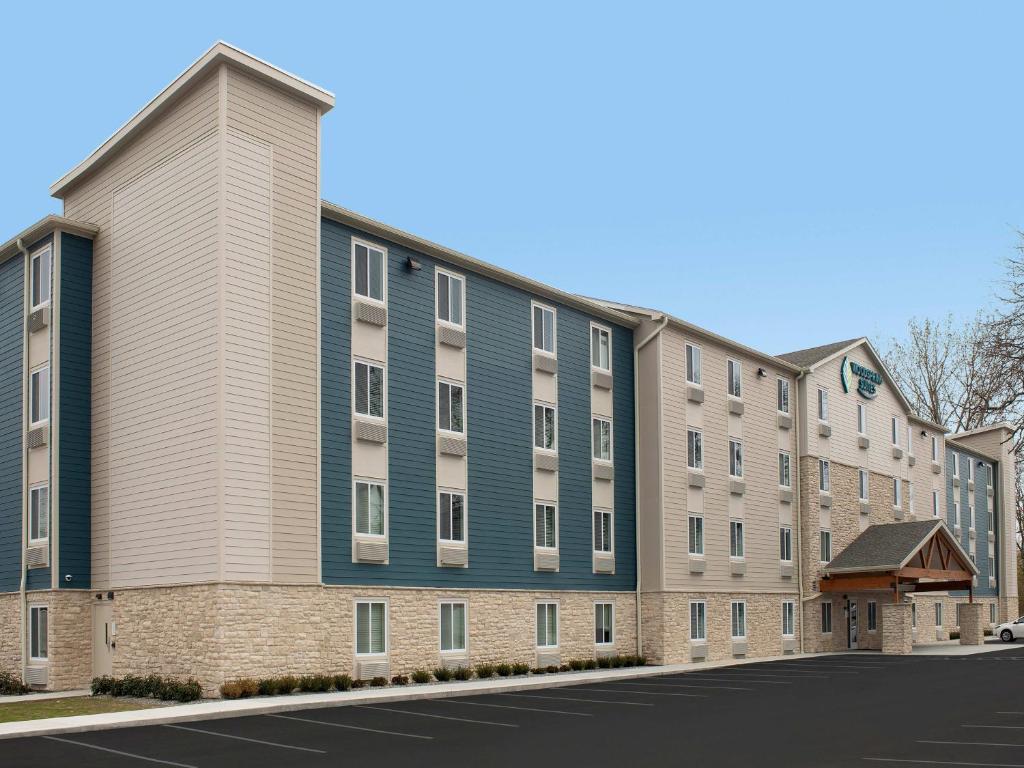 WoodSpring Suites Kansas City Airport, photo 1