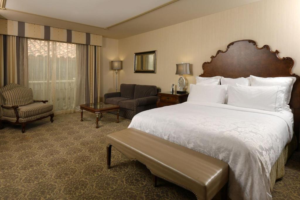 Woolley's Classic Suites photo 2