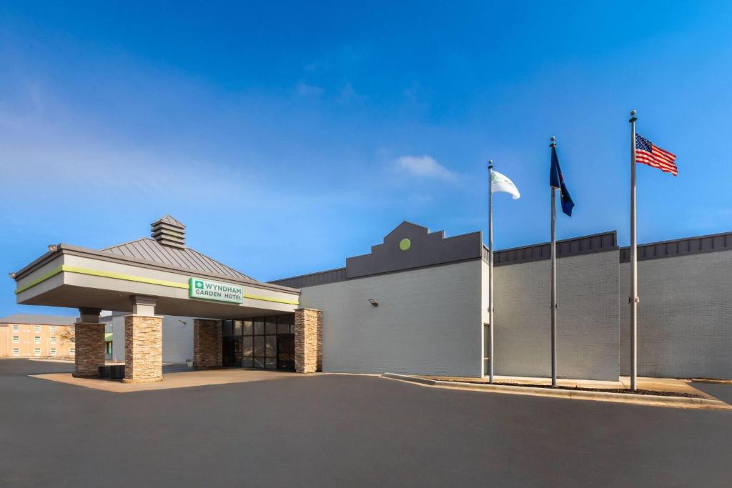 Wyndham Garden Detroit Metro Airport, photo 1