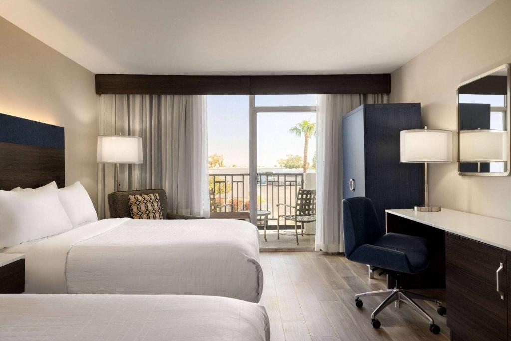 Wyndham Phoenix Airport - Tempe photo 2
